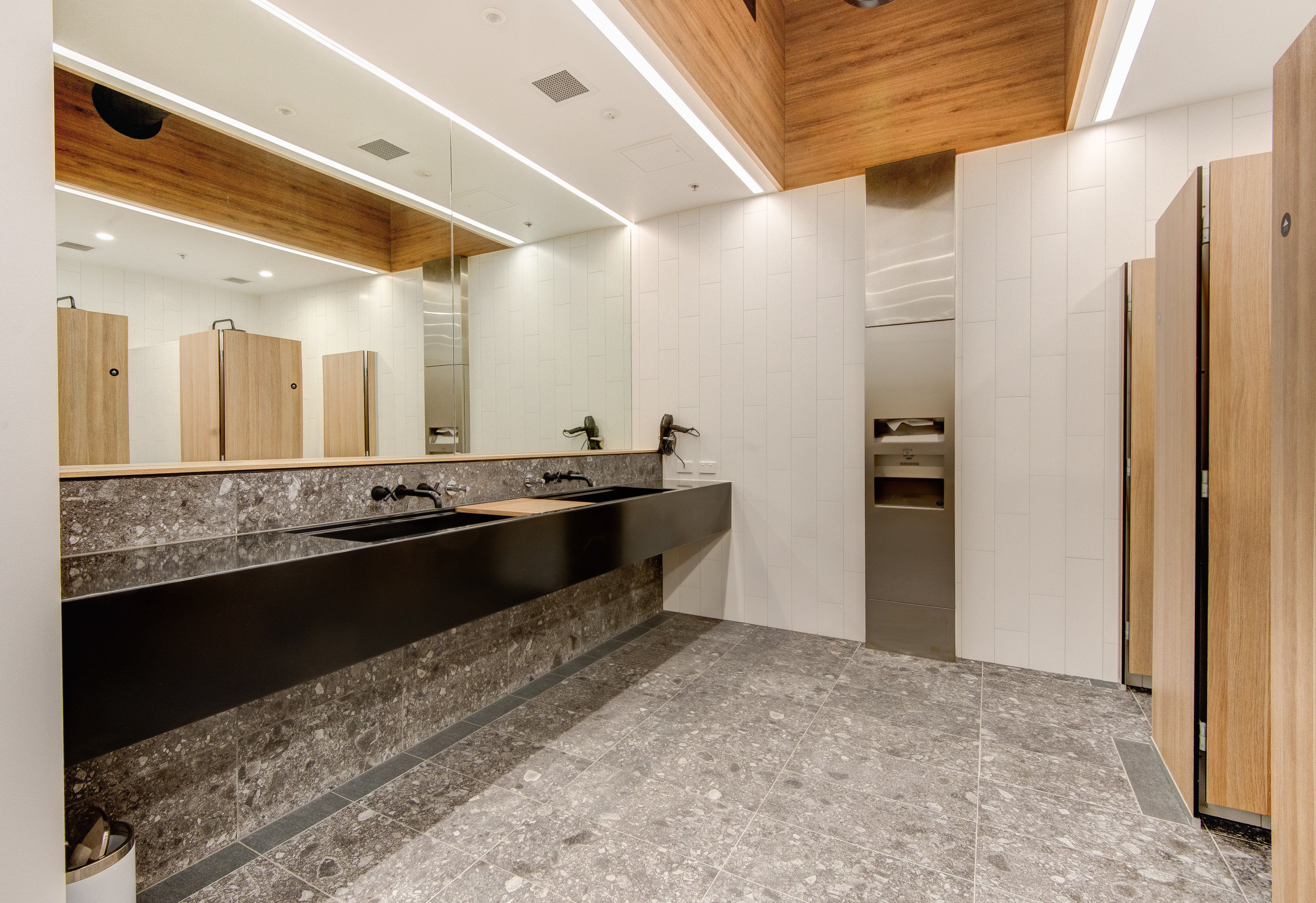 S360-Plumbing-End-Of-Trip-Facility-127Creek-St-Brisbane